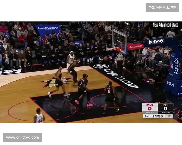 热火团队篮球击败独行侠，鲍威尔32分成进攻核心