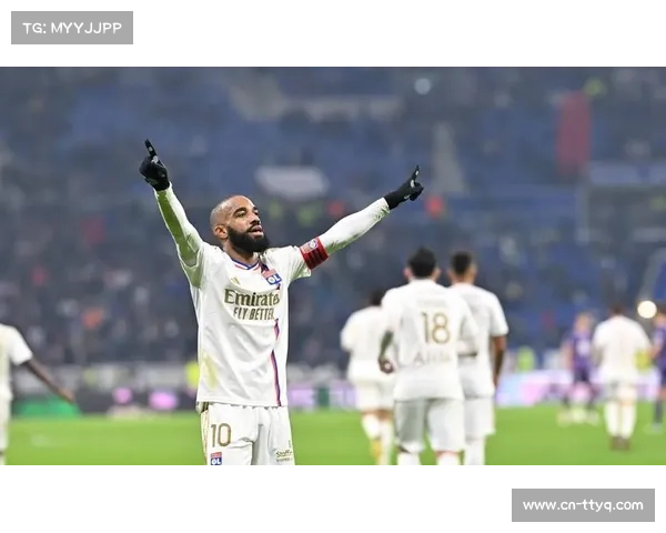 托利索33岁戴帽，里昂老将成欧联杯关键先生