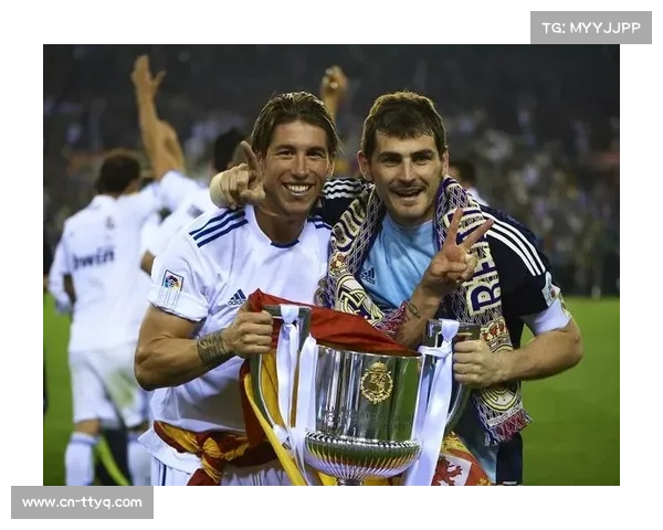 海港三连冠背后：老将引领的逆境坚守