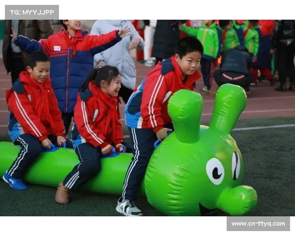 杭州联赛草根球员家庭日，亲子足球赛欢乐举行
